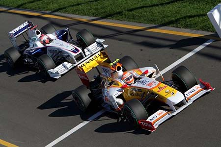 Nelsinho Piquet (Renault), Robert Kubica (BMW Sauber)