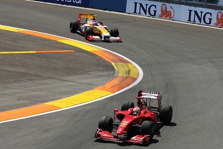 Luca Badoer (Ferrari), Romain Grosjean (Renault)